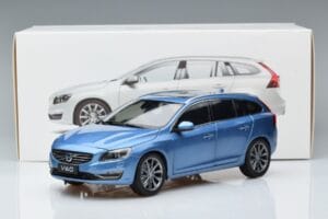 Volvo V60 D3 Power Blau FAW 1:18 9430839 Metall – Bild 7 von 7