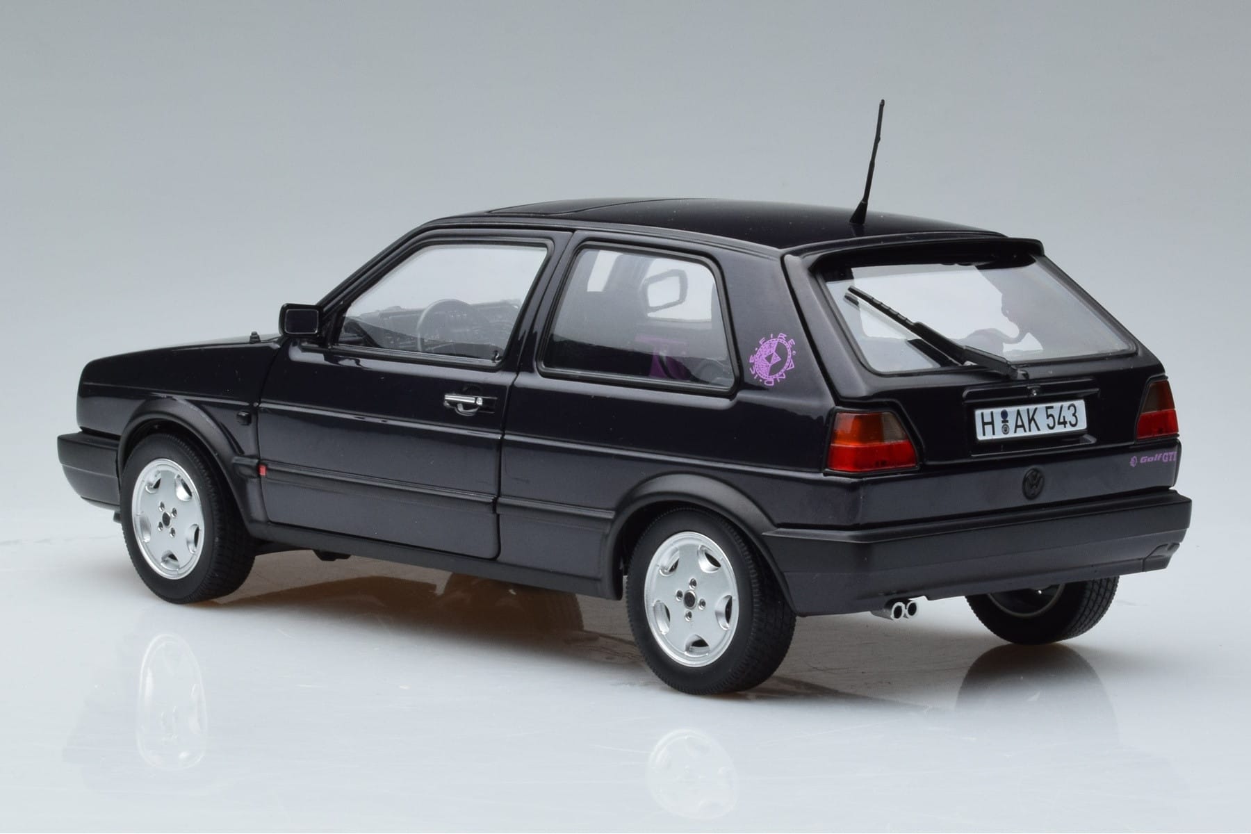Volkswagen Golf GTI Mk2 Fire and Ice Lila Norev 1:18 188558 Metall – Bild 6 von 7