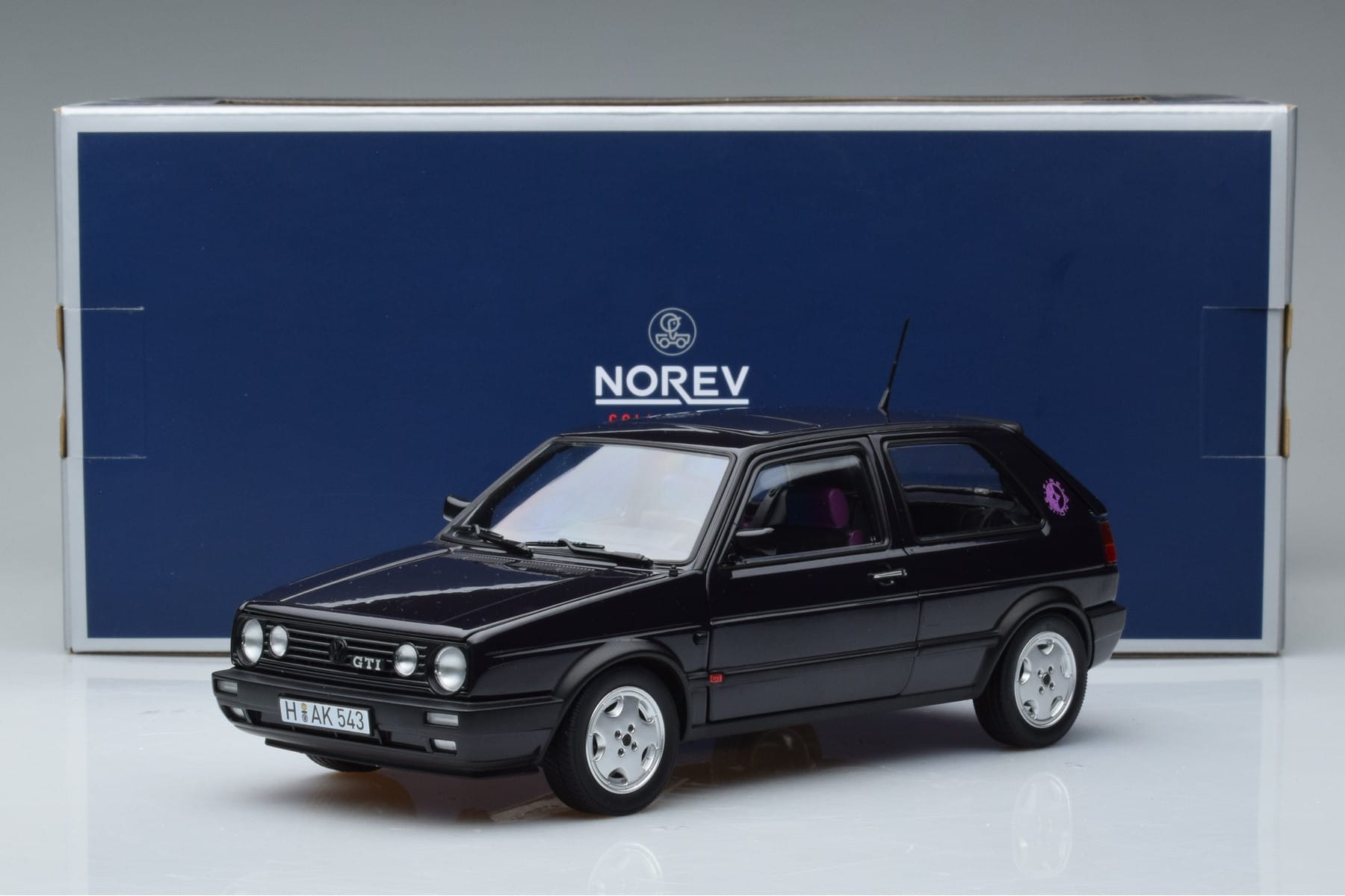 Volkswagen Golf GTI Mk2 Fire and Ice Lila Norev 1:18 188558 Metall – Bild 7 von 7