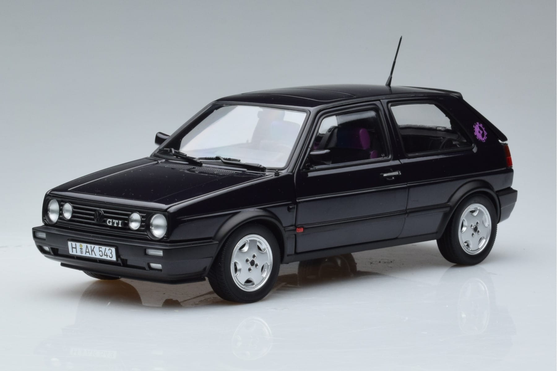 Volkswagen Golf GTI Mk2 Fire and Ice Lila Norev 1:18 188558 Metall