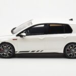 Volkswagen Golf GTI Mk8 Clubsport Weiss Otto 1:18 - image 3 of 6