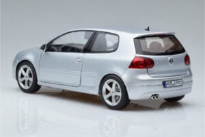Volkswagen Golf GTI Mk5 Pirelli Edition Silber Norev 1:18 188425 Metall – Bild 6 von 7