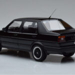 Volkswagen Jetta Mk2 Schwarz Otto 1:18 - image 5 of 6