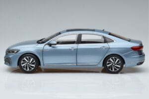 Volkswagen Passat B8 Blau FAW 1:18 ZVF000003A Metall – Bild 4 von 7