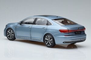 Volkswagen Passat B8 Blau FAW 1:18 ZVF000003A Metall – Bild 6 von 7