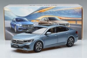 Volkswagen Passat B8 Blau FAW 1:18 ZVF000003A Metall – Bild 7 von 7