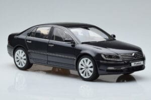 Volkswagen Phaeton V6 Mazeppa Grau Kyosho 1:18 08831MBK Metall – Bild 6 von 9