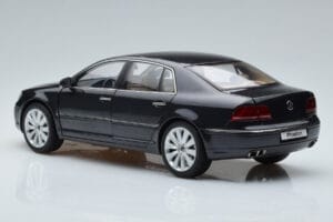 Volkswagen Phaeton V6 Mazeppa Grau Kyosho 1:18 08831MBK Metall – Bild 7 von 9
