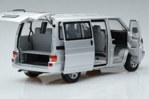 Volkswagen T4b Transporter Caravelle Minibus Schuco 1:18 450041500 Metall – Bild 2 von 8