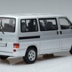 Volkswagen T4b Transporter Caravelle Minibus Schuco 1:18 450041500 Metall - image 3 of 8