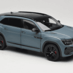 Volkswagen Teramont X Grau FAW 1:18 ZVB000003B Metall - image 6 of 8