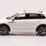 Volkswagen Tiguan R Weiss Otto 1:18 - image 3 of 6