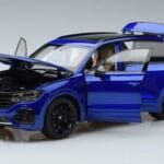 Volkswagen Touareg CR Blau FAW 1:18 LTC761021BLU Metall - image 2 of 7