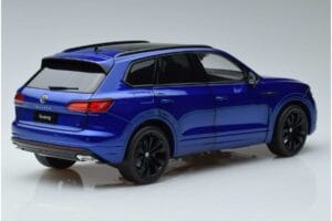 Volkswagen Touareg CR Blau FAW 1:18 LTC761021BLU Metall – Bild 3 von 7
