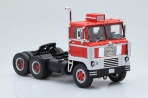 White 7400 Rot Silber IXO 1:43 TR170 Metall – Bild 3 von 5