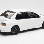 Mitsubishi Lancer Evo VIII MR FQ-400 Weiss Otto 1:18 - image 2 of 6