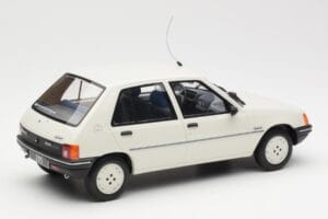 Peugeot 205 Junior Weiss Otto 1:18 OT463 Resin – Bild 2 von 6