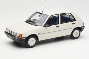 Peugeot 205 Junior Weiss Otto 1:18 OT463 Resin