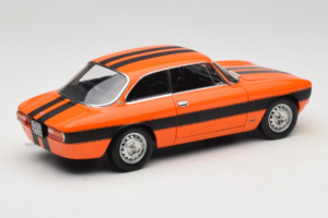 Alfa Romeo 2000 GTV Orange Norev 1:18 187918 Metall – Bild 3 von 8