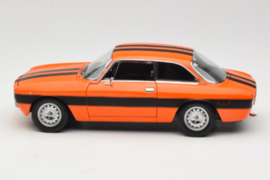 Alfa Romeo 2000 GTV Orange Norev 1:18 187918 Metall – Bild 4 von 8