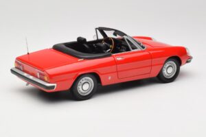 Alfa Romeo 2000 Spider Rot Minichamps 1:18 180120930 Metall – Bild 3 von 8