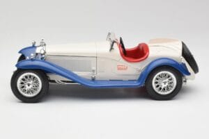 Alfa Romeo 2300 Spider Weiss & Blau Bburago 1:18 3008-M1 Metall – Bild 3 von 6