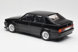 Alfa Romeo 75 Turbo Evoluzione Schwarz MCG 1:18 MCG18429 Metall – Bild 5 von 6