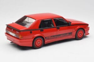 Alfa Romeo 75 Turbo Evoluzione Rot MCG 1:18 MCG18428 Metall – Bild 2 von 6