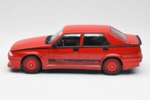 Alfa Romeo 75 Turbo Evoluzione Rot MCG 1:18 MCG18428 Metall – Bild 3 von 6