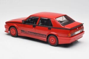 Alfa Romeo 75 Turbo Evoluzione Rot MCG 1:18 MCG18428 Metall – Bild 5 von 6