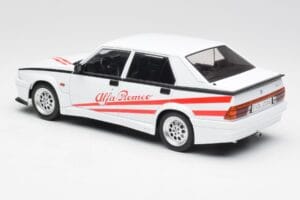 Alfa Romeo 75 Turbo Evoluzione Weiss MCG 1:18 MCG18430 Metall – Bild 5 von 6