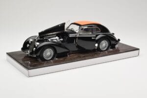 Alfa Romeo 8C 2900B Lungo Schwarz Minichamps 1:18 100120421 Metall – Bild 2 von 8