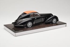 Alfa Romeo 8C 2900B Lungo Schwarz Minichamps 1:18 100120421 Metall – Bild 4 von 8