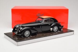 Alfa Romeo 8C 2900B Lungo Schwarz Minichamps 1:18 100120421 Metall – Bild 8 von 8