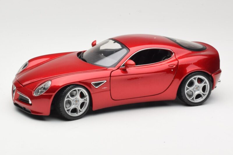 Alfa Romeo 8C Competizione Rot Bburago 1:18 18-11021 Metall