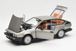 Alfa Romeo Alfetta GTV 2.0 Grau Metallic AUTOart 1:18 70147 Metall – Bild 2 von 8