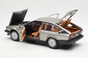 Alfa Romeo Alfetta GTV 2.0 Grau Metallic AUTOart 1:18 70147 Metall – Bild 5 von 8