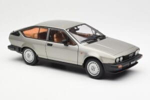 Alfa Romeo Alfetta GTV 2.0 Grau Metallic AUTOart 1:18 70147 Metall – Bild 6 von 8