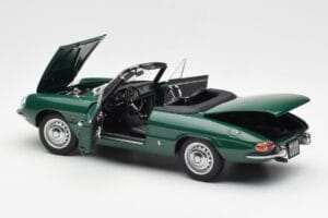 Alfa Romeo Duetto Spider Grün AUTOart 1:18 70138 Metall – Bild 5 von 8