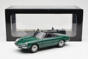 Alfa Romeo Duetto Spider Grün AUTOart 1:18 70138 Metall – Bild 8 von 8