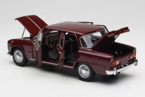 Alfa Romeo Giulia 1300 Dunkelrot Minichamps 1:18 180120906 Metall – Bild 5 von 8