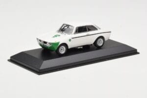 Alfa Romeo Giulia 1300 GTA Junior Weiss Minichamps 1:43 400120601 Metall – Bild 2 von 3