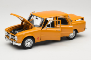 Alfa Romeo Giulia 1300 Super Orange Minichamps 1:18 180120900 Metall – Bild 2 von 8