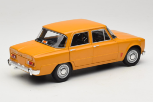 Alfa Romeo Giulia 1300 Super Orange Minichamps 1:18 180120900 Metall – Bild 3 von 8