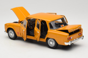Alfa Romeo Giulia 1300 Super Orange Minichamps 1:18 180120900 Metall – Bild 5 von 8