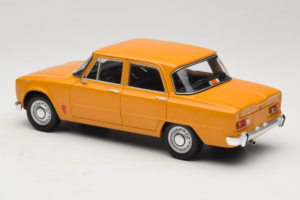 Alfa Romeo Giulia 1300 Super Orange Minichamps 1:18 180120900 Metall – Bild 7 von 8