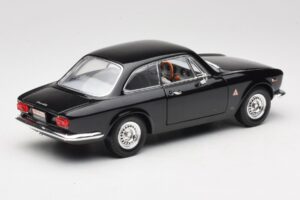 Alfa Romeo Giulia Sprint GTA Schwarz Road Signature 1:18 92348 Metall – Bild 3 von 8