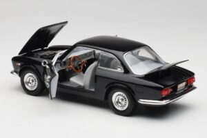 Alfa Romeo Giulia Sprint GTA Schwarz Road Signature 1:18 92348 Metall – Bild 5 von 8