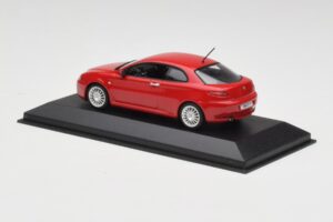 Alfa Romeo GT Alfa Rot Minichamps 1:43 400120321 Metall – Bild 3 von 4