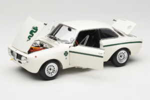 Alfa Romeo GTA 1300 Junior Weiss Minichamps 1:18 100120501 Metall – Bild 2 von 8